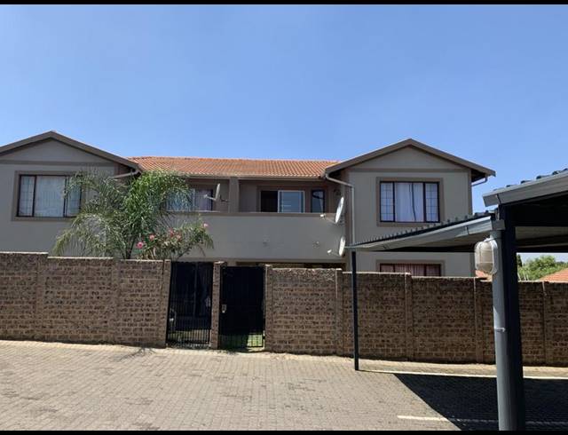 2 BEDROOM APARTMENT FOR SALE IN HALFWAY GARDENS